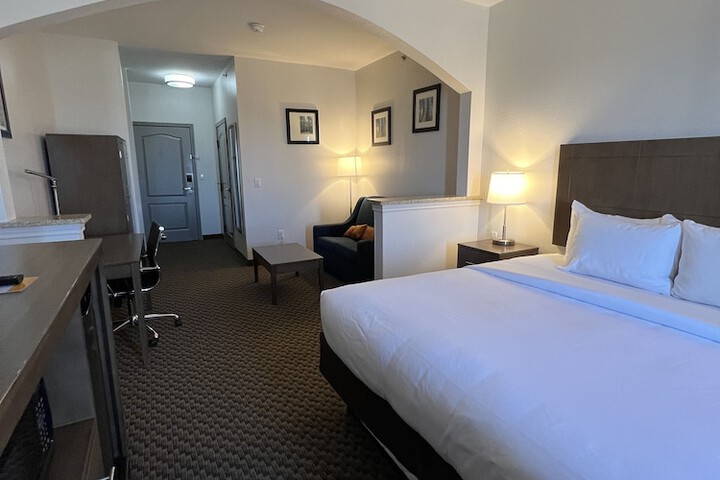 Room 25 of 33