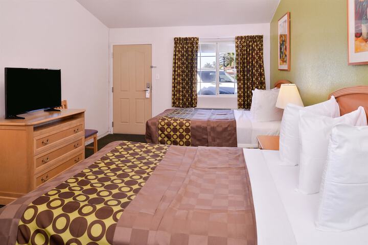 Room 9 of 27