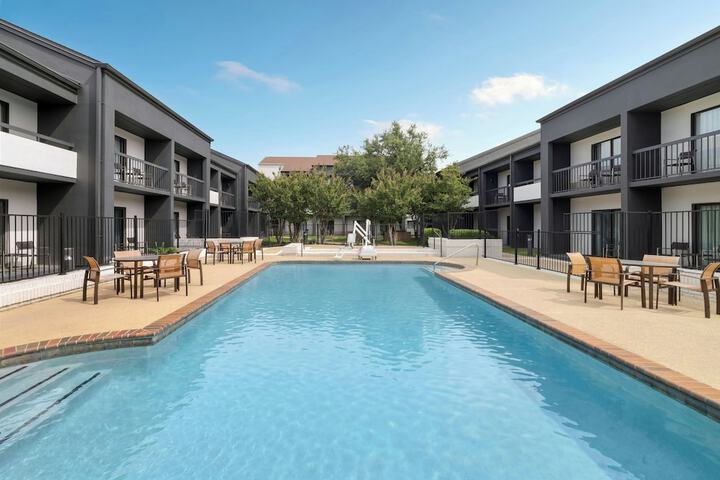 Courtyard by Marriott Dallas-Fort Worth / Bedford