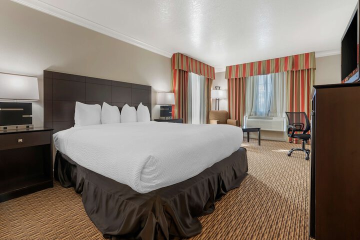 Best Western Colonial Inn