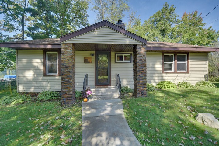 Pet Friendly - Rice Lake Home w / Private Dock!