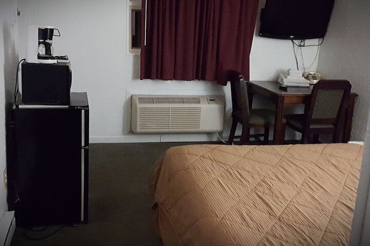 Room 12 of 14