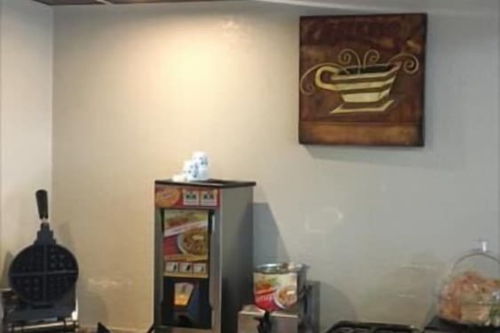 Breakfast/Coffee Service 10 of 11