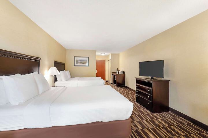 Best Western Plus Victor Inn & Suites