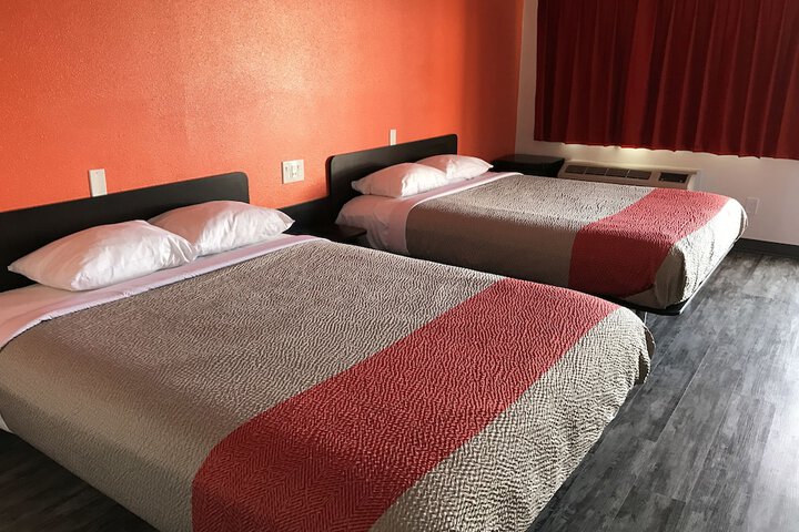 Room 33 of 34