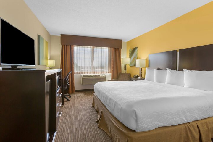 Best Western Plus The Four Corners Inn