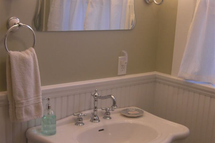 Room 42 of 68