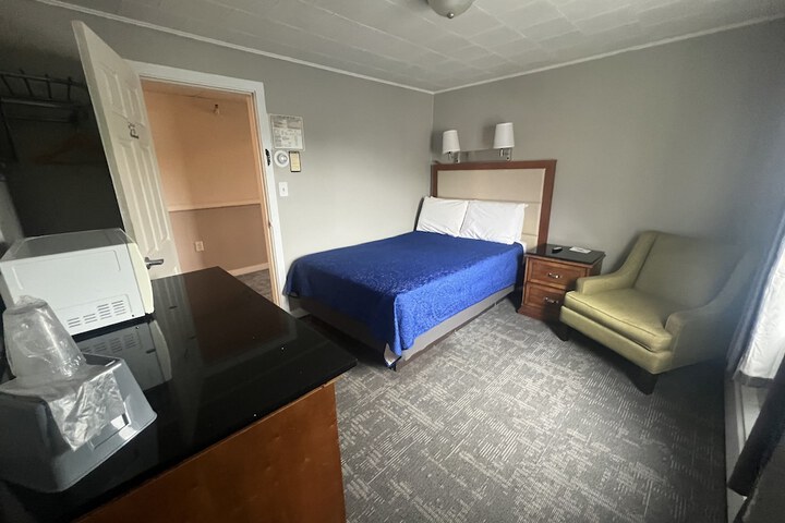 Room 16 of 21