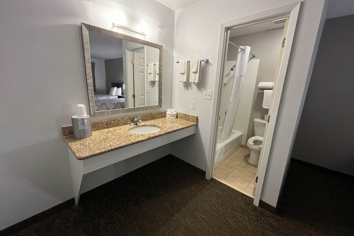 Room 26 of 33
