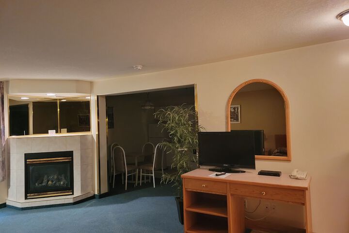 Room 37 of 48