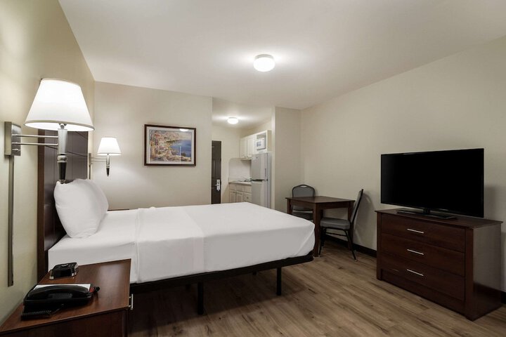 Room 53 of 61