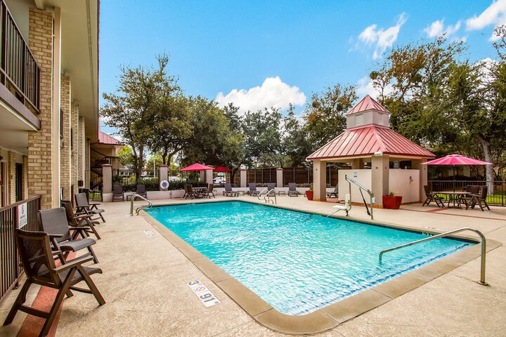 Red Roof Inn PLUS+ Dallas – Addison