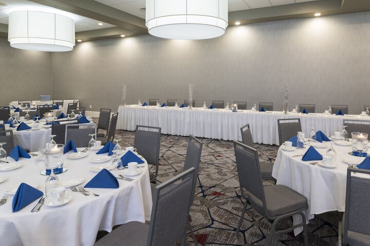 Ballroom/Hall 48 of 60