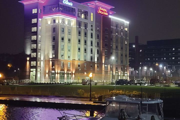 Hampton Inn & Suites Erie Bayfront