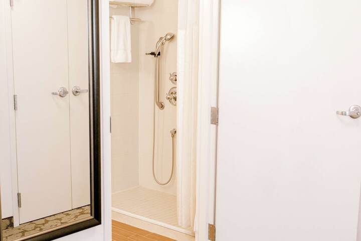Room 28 of 54