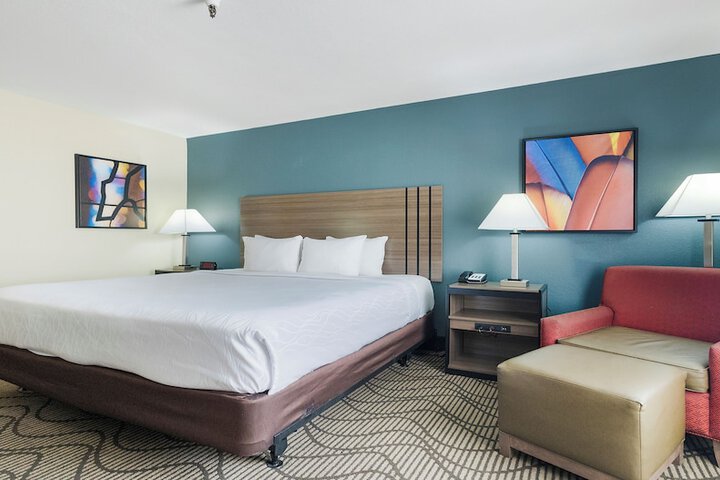 Best Western Plus Heritage Inn