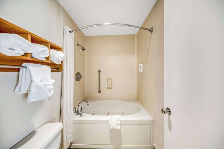 Room 15 of 44