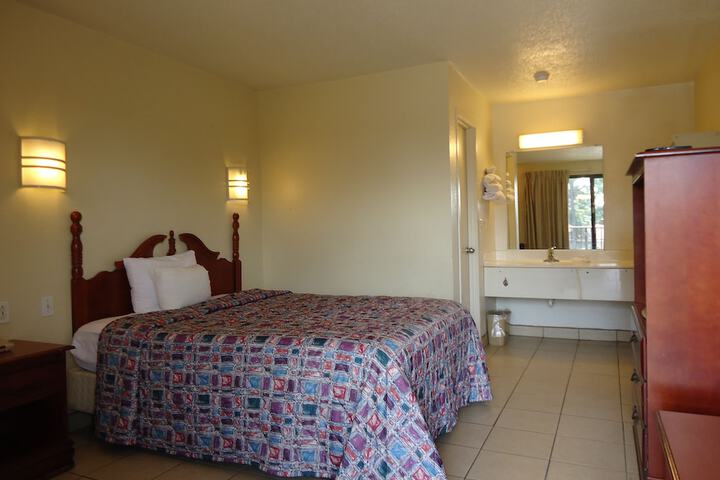 Room 21 of 29