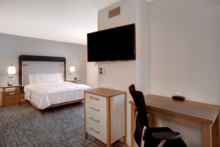 Room 40 of 61