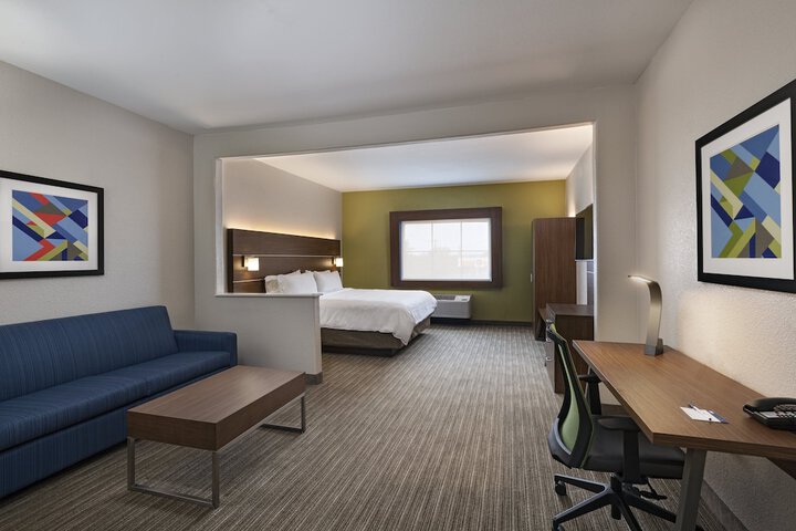 Room 15 of 28