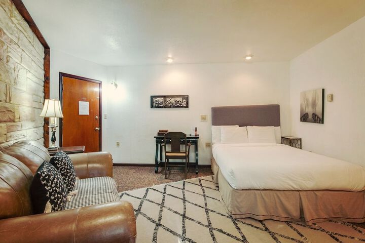 Room 38 of 54