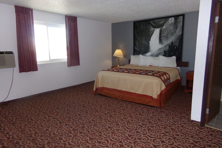 Room 19 of 35