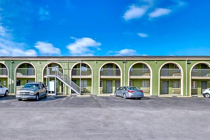 Parkway Inn Channelview
