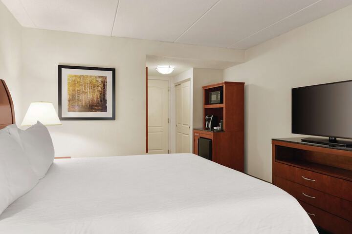 Room 11 of 40