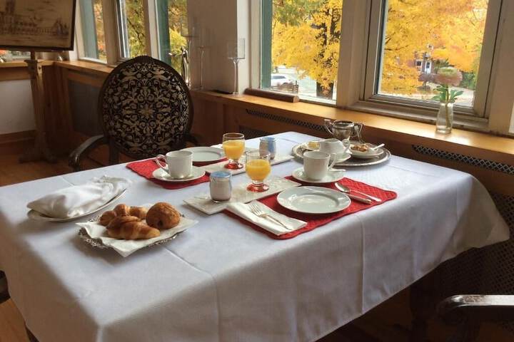 Breakfast/Coffee Service 30 of 38