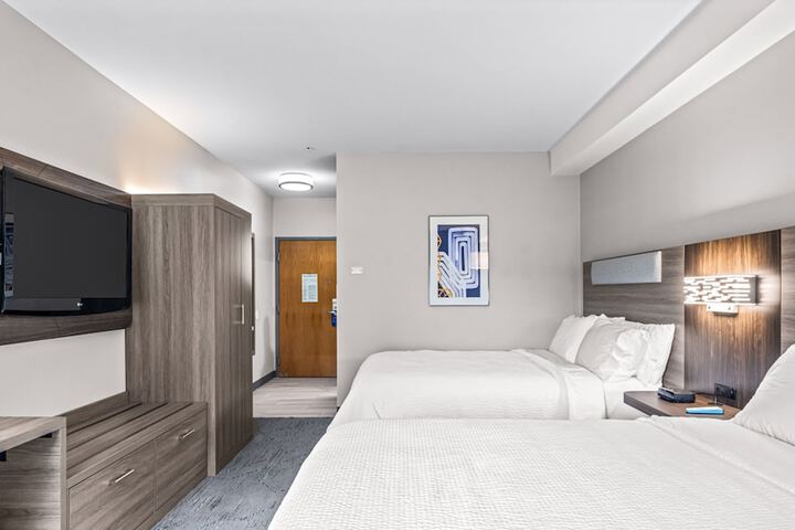 Holiday Inn Express Hotel & Suites Carneys Point by IHG