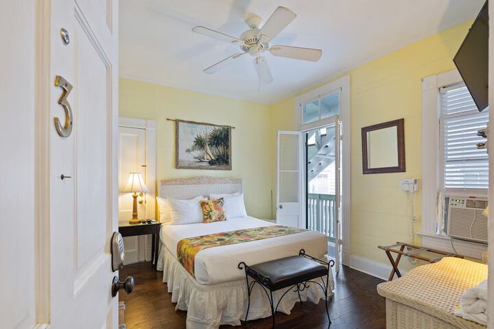Room 25 of 61