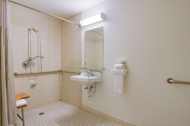 Room 14 of 26