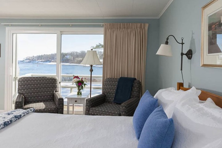 Dockside Guest Quarters & Restaurant
