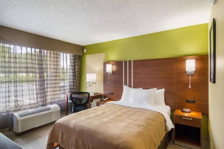 Room 20 of 28