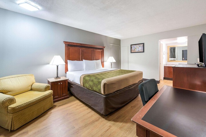 Room 5 of 16