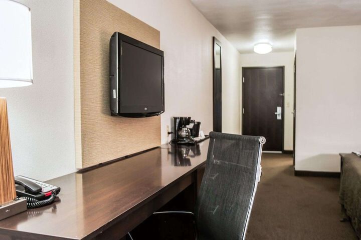 Room 11 of 29