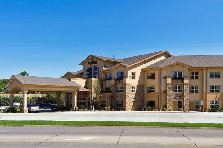 Clubhouse Hotel & Suites Pierre