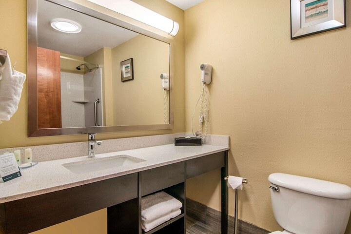 Quality Inn & Suites Albany Corvallis