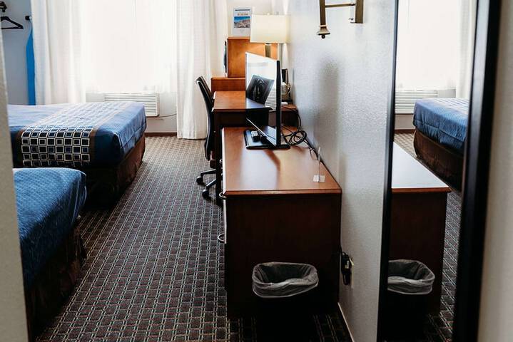 Room 12 of 25