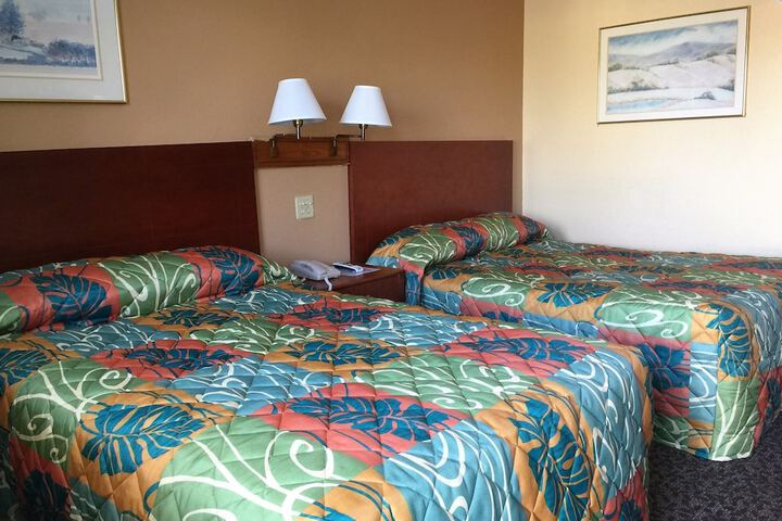 Room 12 of 16