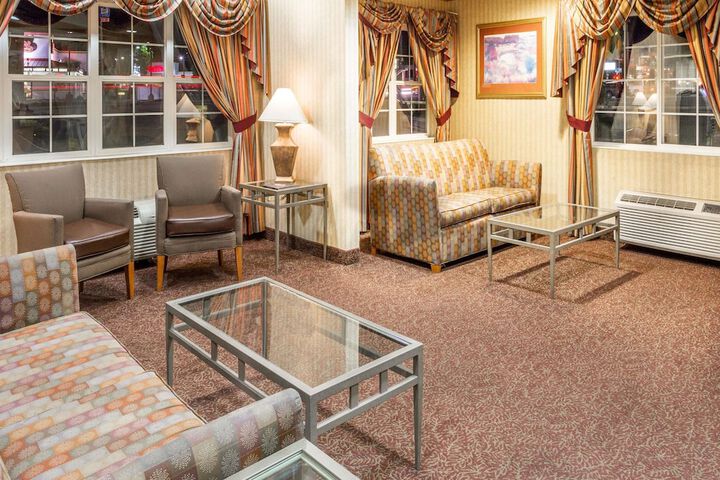 Hotel Interior 4 of 40