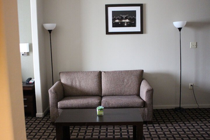 Room 36 of 65