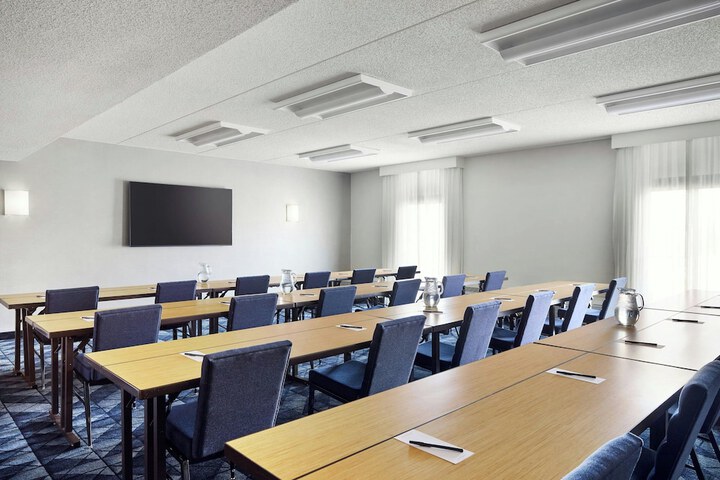 Courtyard by Marriott St. Louis Creve Coeur