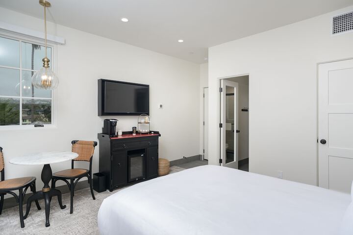 Room 8 of 42