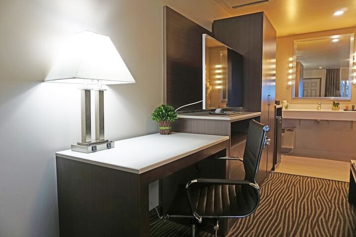 Room 14 of 37