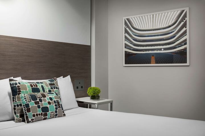 Room 27 of 56