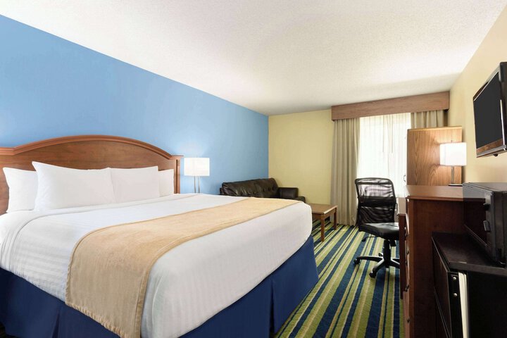 Room 5 of 25