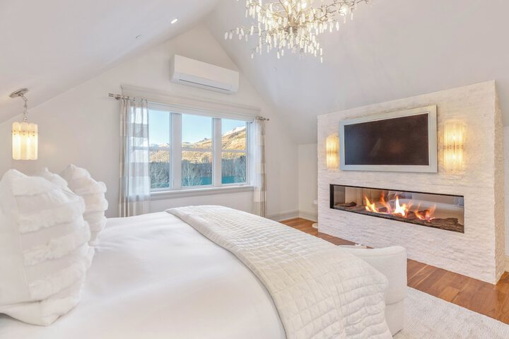 Element 52 Auberge Collection