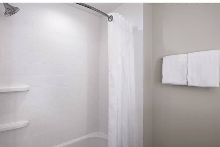 Holiday Inn Express and Suites West Memphis by IHG