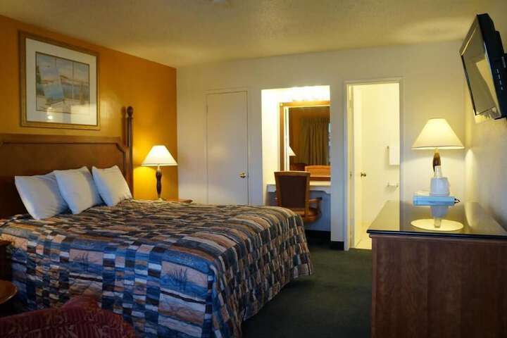 Room 12 of 16